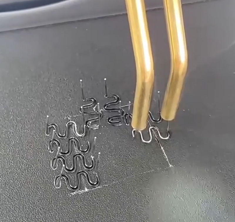 Soldadora de plástico + kit de grampos metálicos